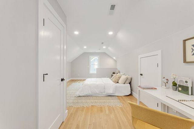 29 Keystone, Boston, MA 02132
