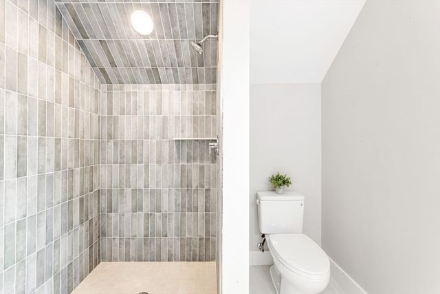 29 Keystone, Boston, MA 02132
