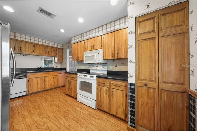 1934 SE 37TH CT CIRCLE, Ocala, FL 34471