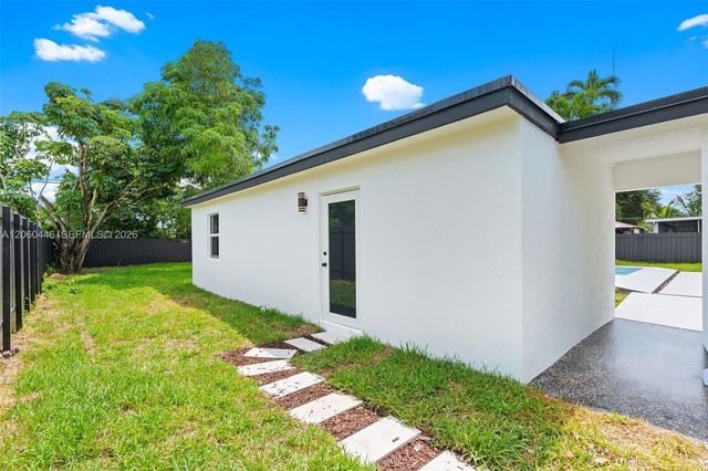 35 Allen Road, West Park, FL 33023