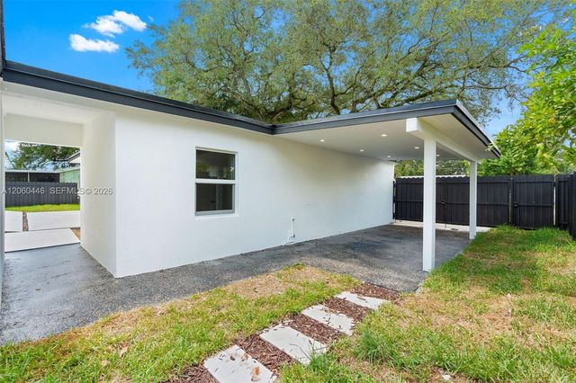 35 Allen Road, West Park, FL 33023