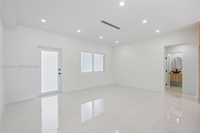 35 Allen Road, West Park, FL 33023