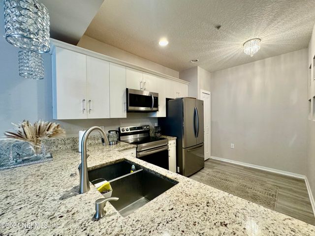 11368 ESTANCIA VILLA Drive 503, Jacksonville, FL 32246