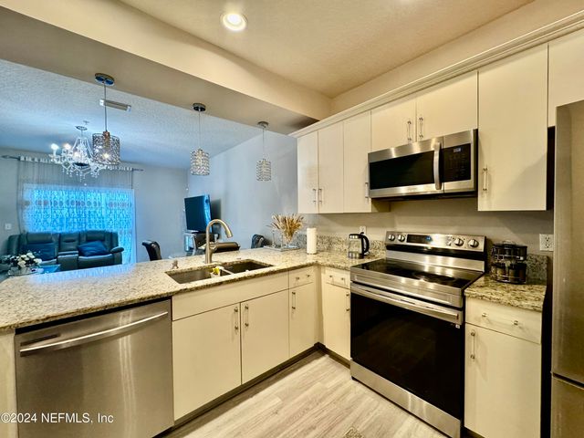 11368 ESTANCIA VILLA Drive 503, Jacksonville, FL 32246