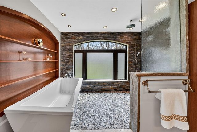1900 Emerald Forest Lane, Niles, MI 49120