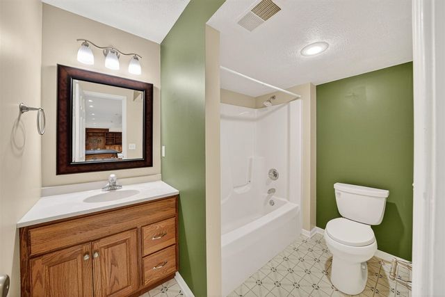 1900 Emerald Forest Lane, Niles, MI 49120