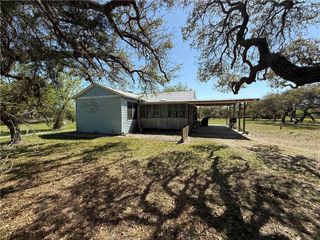 225 W Gile Ave, Aransas Pass, TX 78336