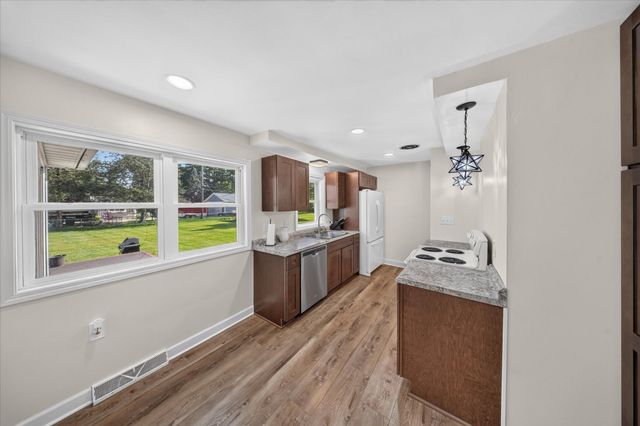 31350 Wentworth Street, Livonia, MI 48154
