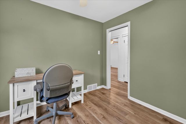 31350 Wentworth Street, Livonia, MI 48154