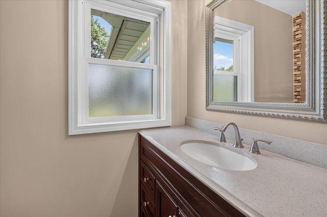 31350 Wentworth Street, Livonia, MI 48154