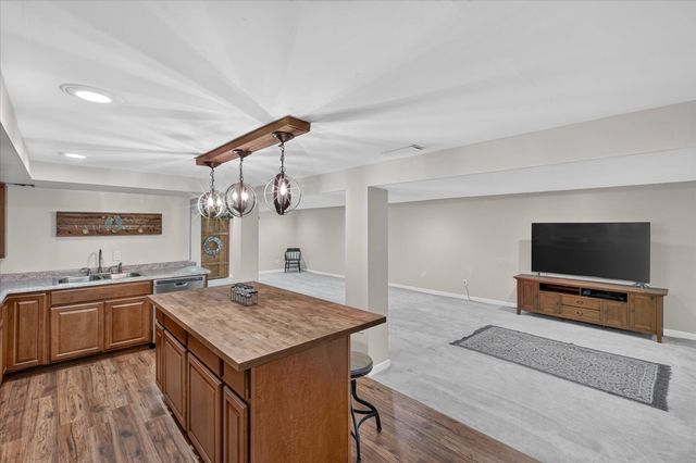 31350 Wentworth Street, Livonia, MI 48154