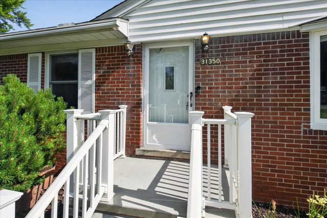 31350 Wentworth Street, Livonia, MI 48154