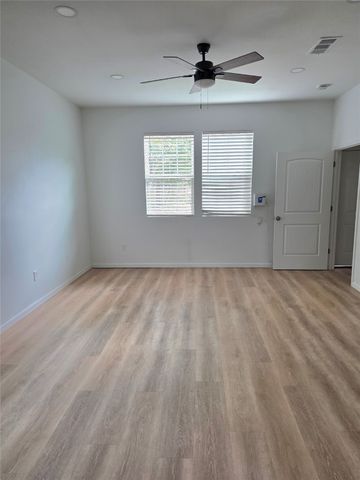 2231 CLARKSVILLE Street, Paris, TX 75460