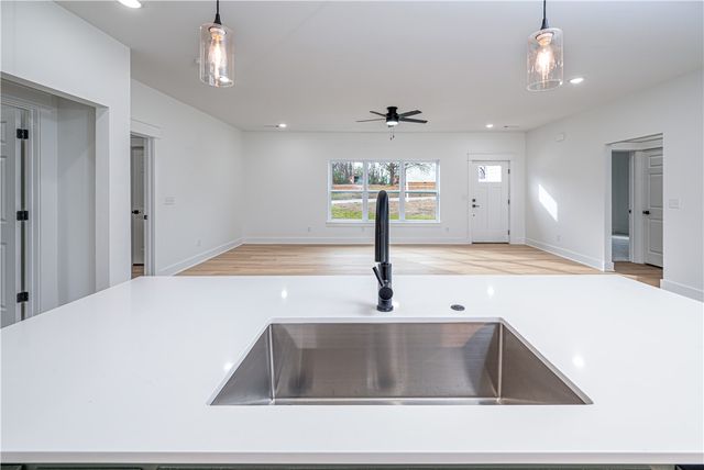 25 Hartlepool Drive, Bella Vista, AR 72715