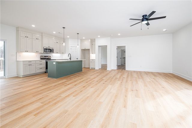 25 Hartlepool Drive, Bella Vista, AR 72715