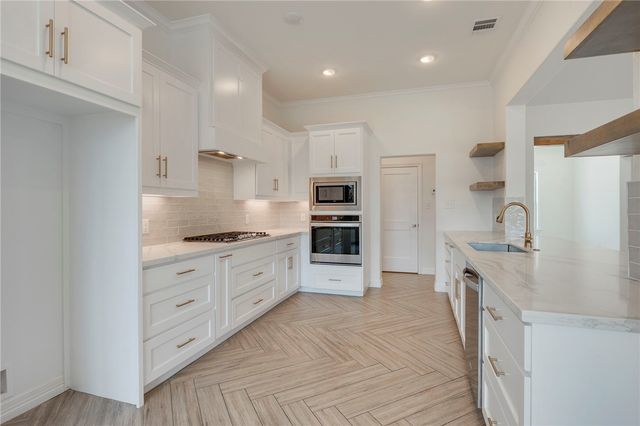 2700 Portland Avenue, College Station, TX 77845