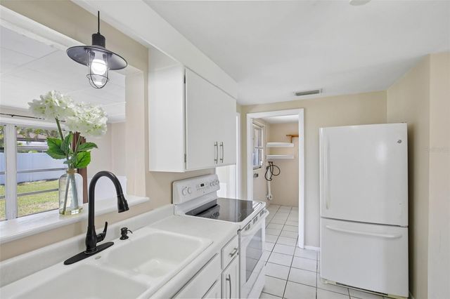 681 PALMETTO DRIVE, Venice, FL 34293