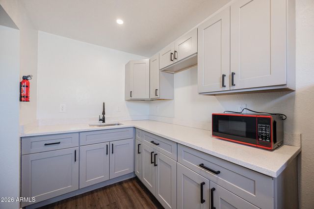 2802 N 36TH Street 1, Phoenix, AZ 85008