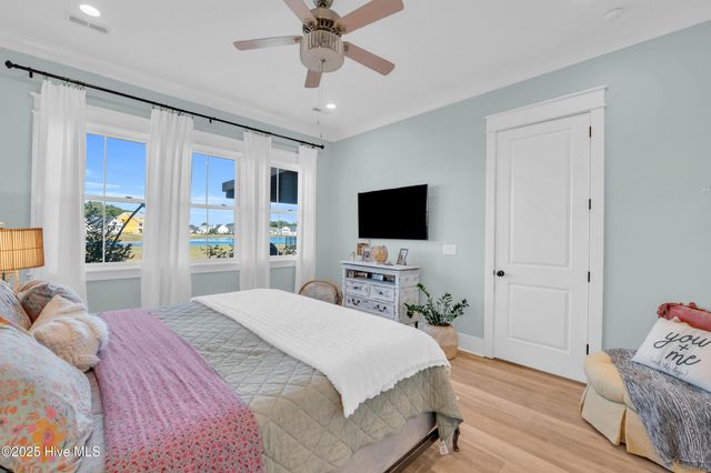 331 Spicer Lake Drive, Holly Ridge, NC 28445