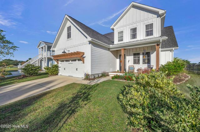 331 Spicer Lake Drive, Holly Ridge, NC 28445