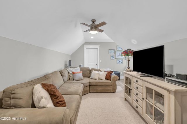 331 Spicer Lake Drive, Holly Ridge, NC 28445