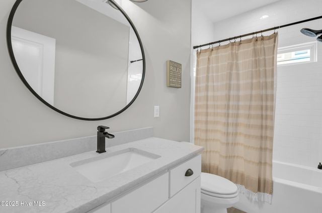 331 Spicer Lake Drive, Holly Ridge, NC 28445