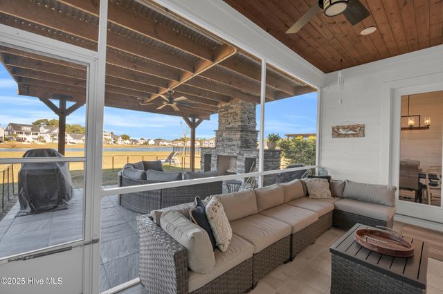 331 Spicer Lake Drive, Holly Ridge, NC 28445