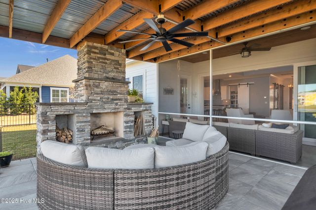 331 Spicer Lake Drive, Holly Ridge, NC 28445