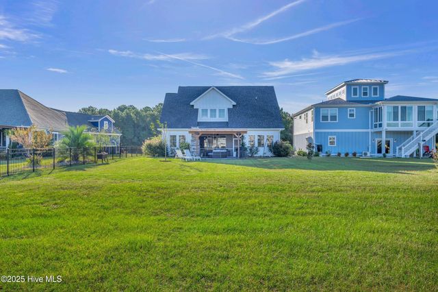 331 Spicer Lake Drive, Holly Ridge, NC 28445