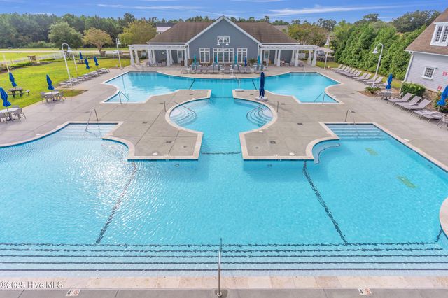 331 Spicer Lake Drive, Holly Ridge, NC 28445