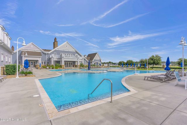 331 Spicer Lake Drive, Holly Ridge, NC 28445