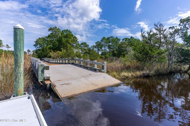 331 Spicer Lake Drive, Holly Ridge, NC 28445