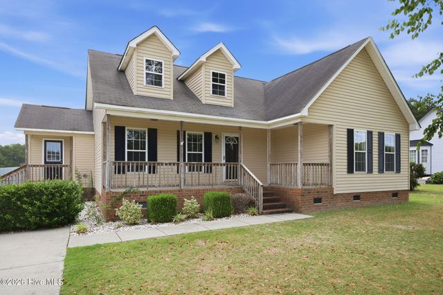 551 Eagles Nest Road, Grimesland, NC 27837