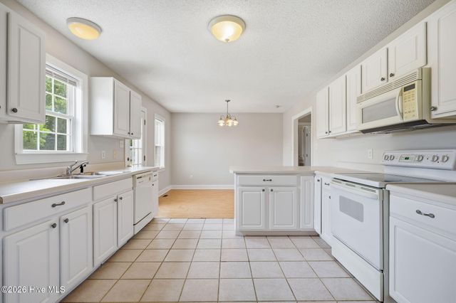 551 Eagles Nest Road, Grimesland, NC 27837