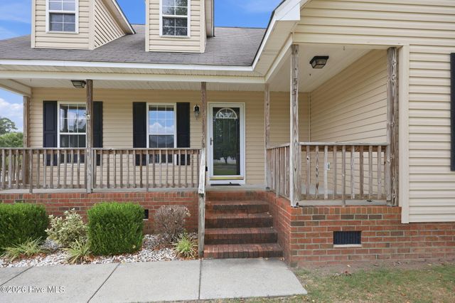 551 Eagles Nest Road, Grimesland, NC 27837