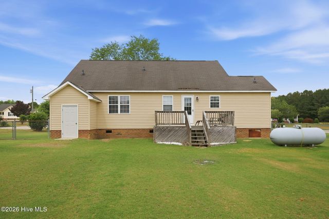 551 Eagles Nest Road, Grimesland, NC 27837