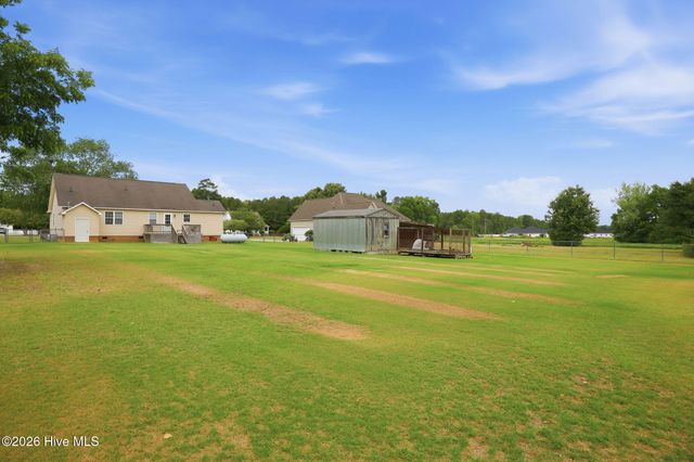 551 Eagles Nest Road, Grimesland, NC 27837