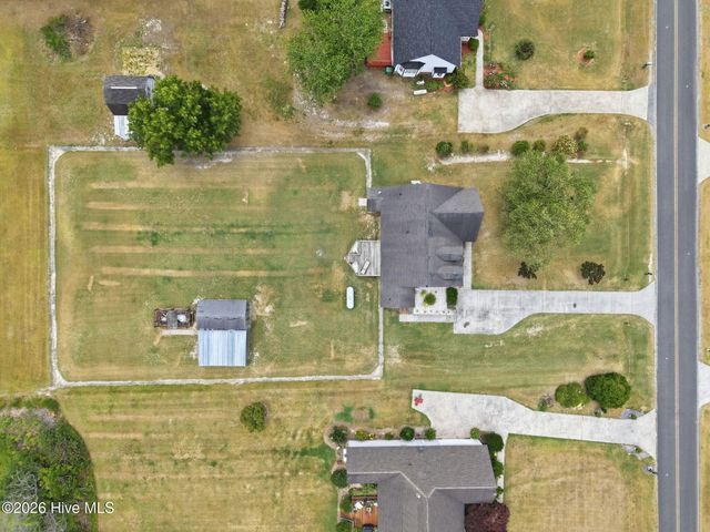 551 Eagles Nest Road, Grimesland, NC 27837