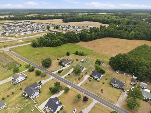 551 Eagles Nest Road, Grimesland, NC 27837