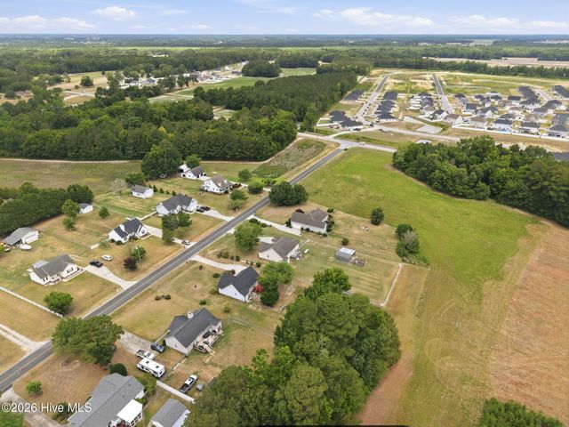 551 Eagles Nest Road, Grimesland, NC 27837