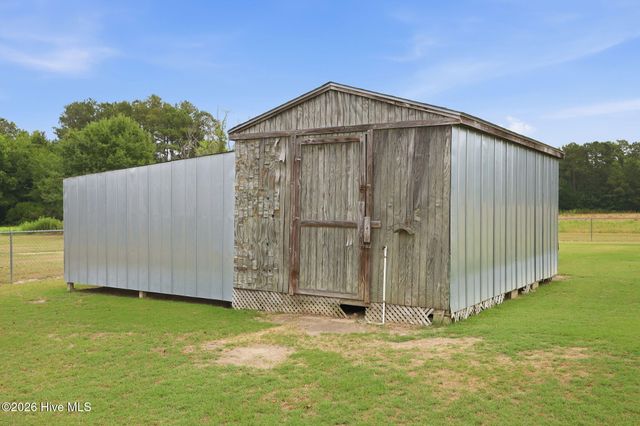 551 Eagles Nest Road, Grimesland, NC 27837