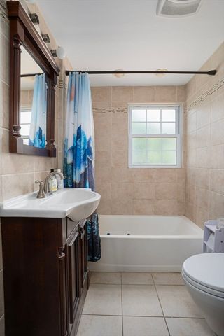 10 Sidney Ave, Swansea, MA 02777
