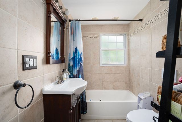 10 Sidney Ave, Swansea, MA 02777