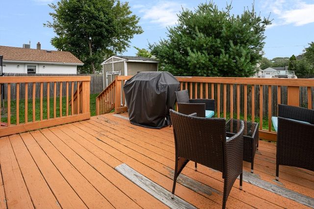 10 Sidney Ave, Swansea, MA 02777