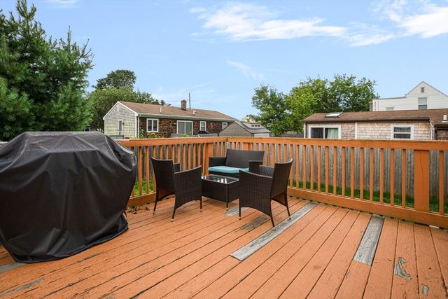 10 Sidney Ave, Swansea, MA 02777