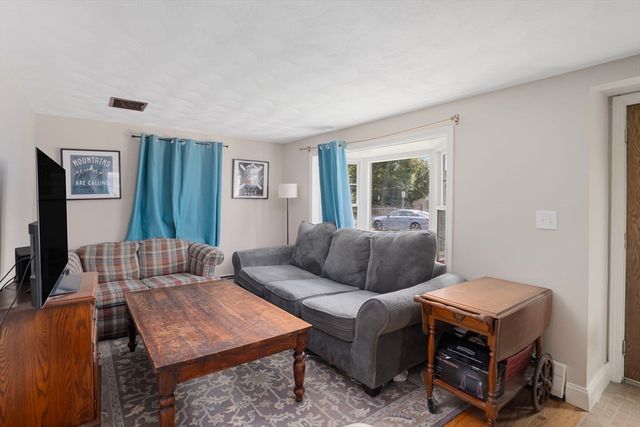 10 Sidney Ave, Swansea, MA 02777