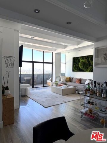 1155 N La Cienega Boulevard PH 3, West Hollywood, CA 90069