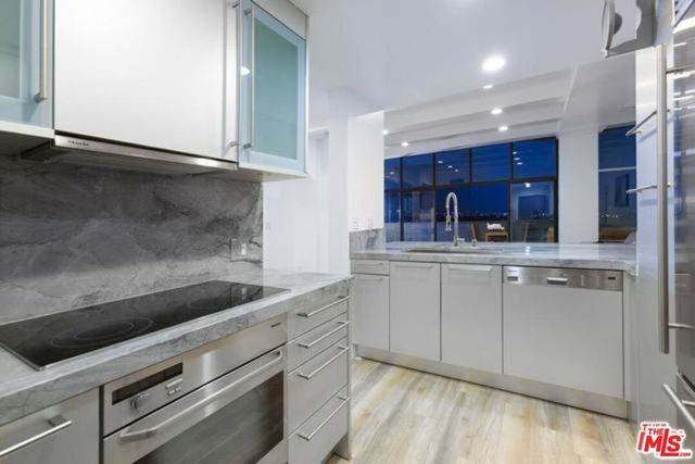 1155 N La Cienega Boulevard PH 3, West Hollywood, CA 90069