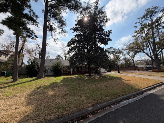 7715 Bryonwood Drive, Houston, TX 77055
