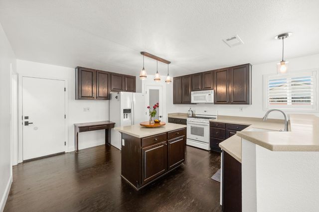 8612 Mystras Cir, Elk Grove, CA 95624